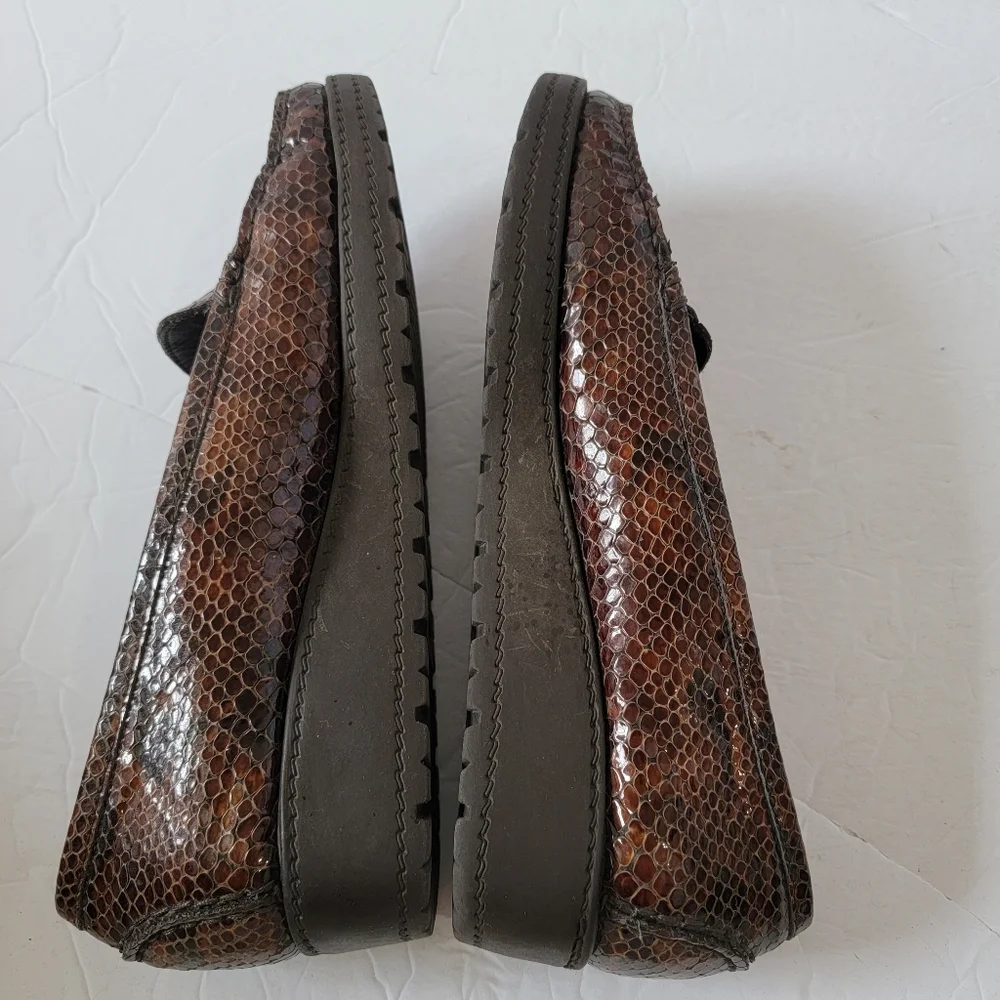 Stuart Weitzman Payson Loafers Sz 9 Brown Leather Snakeskin Old Money Luxury